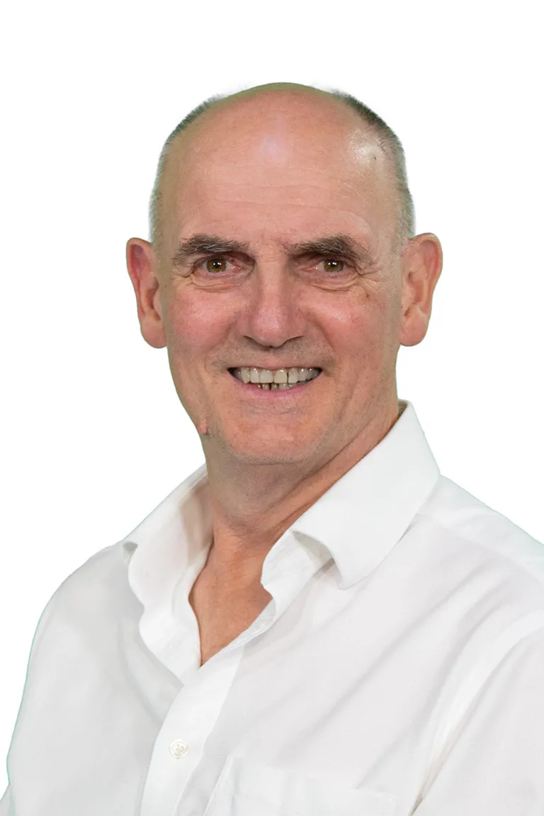 Headshot of Robert Argent.